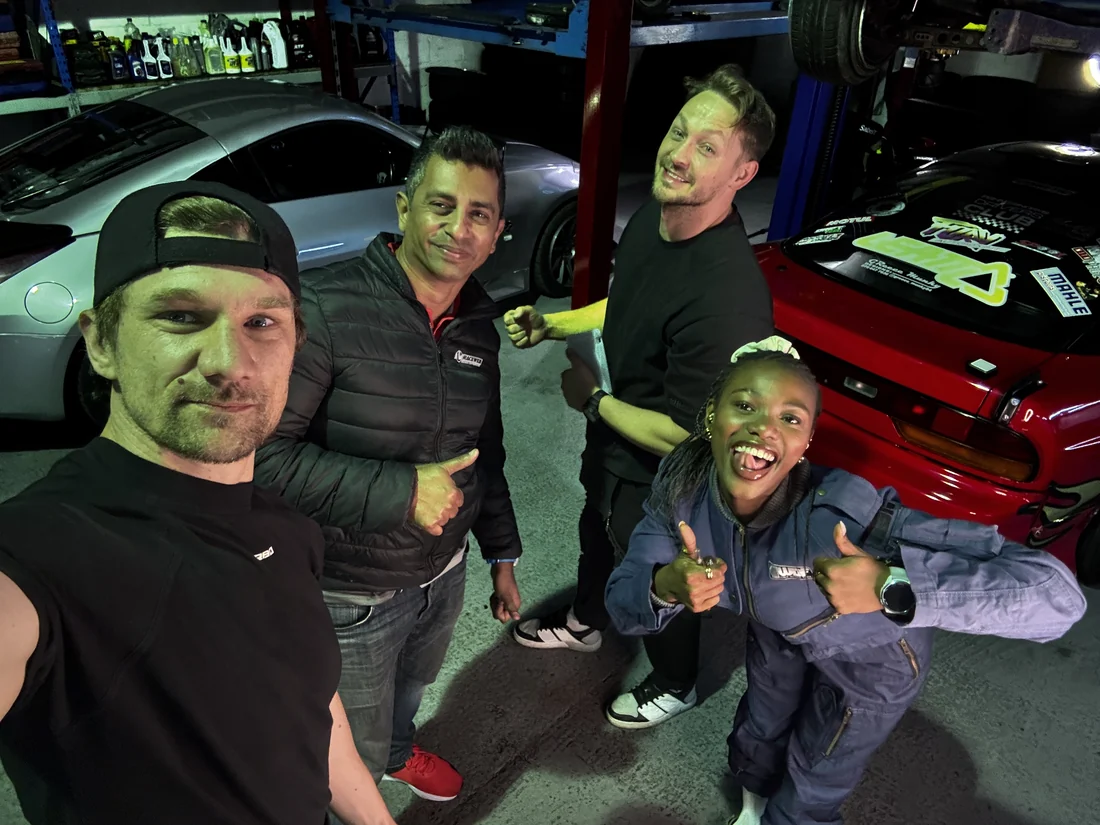 The Unity and Savana team on the workshop floor