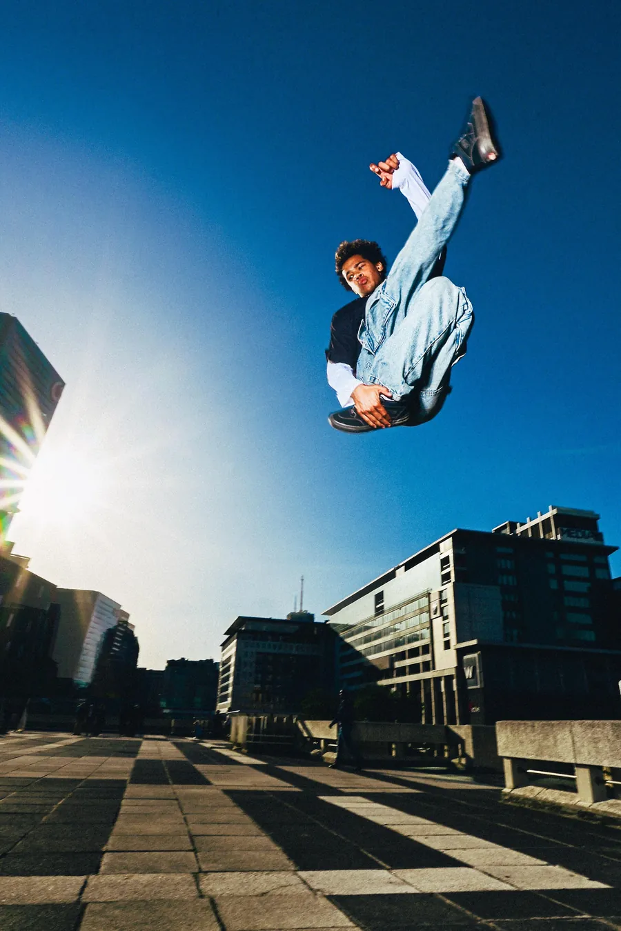 Cameron Groep on the One Piece set