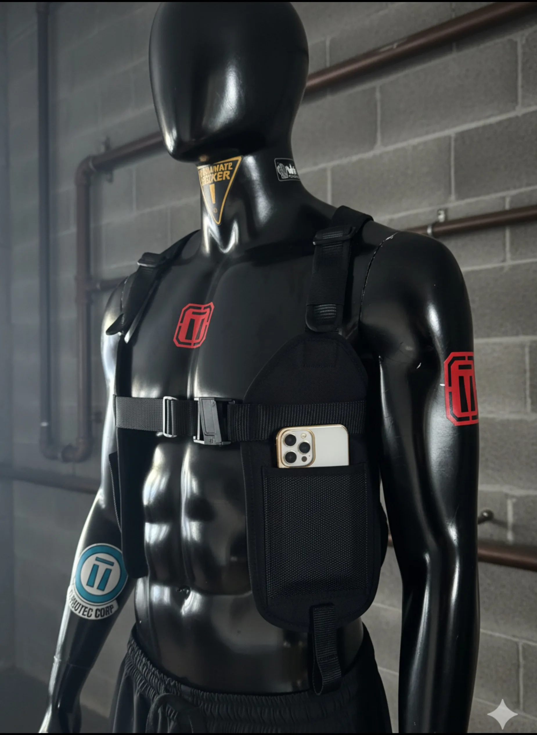 Ninth Life Utility harness, front, device carry pocket
