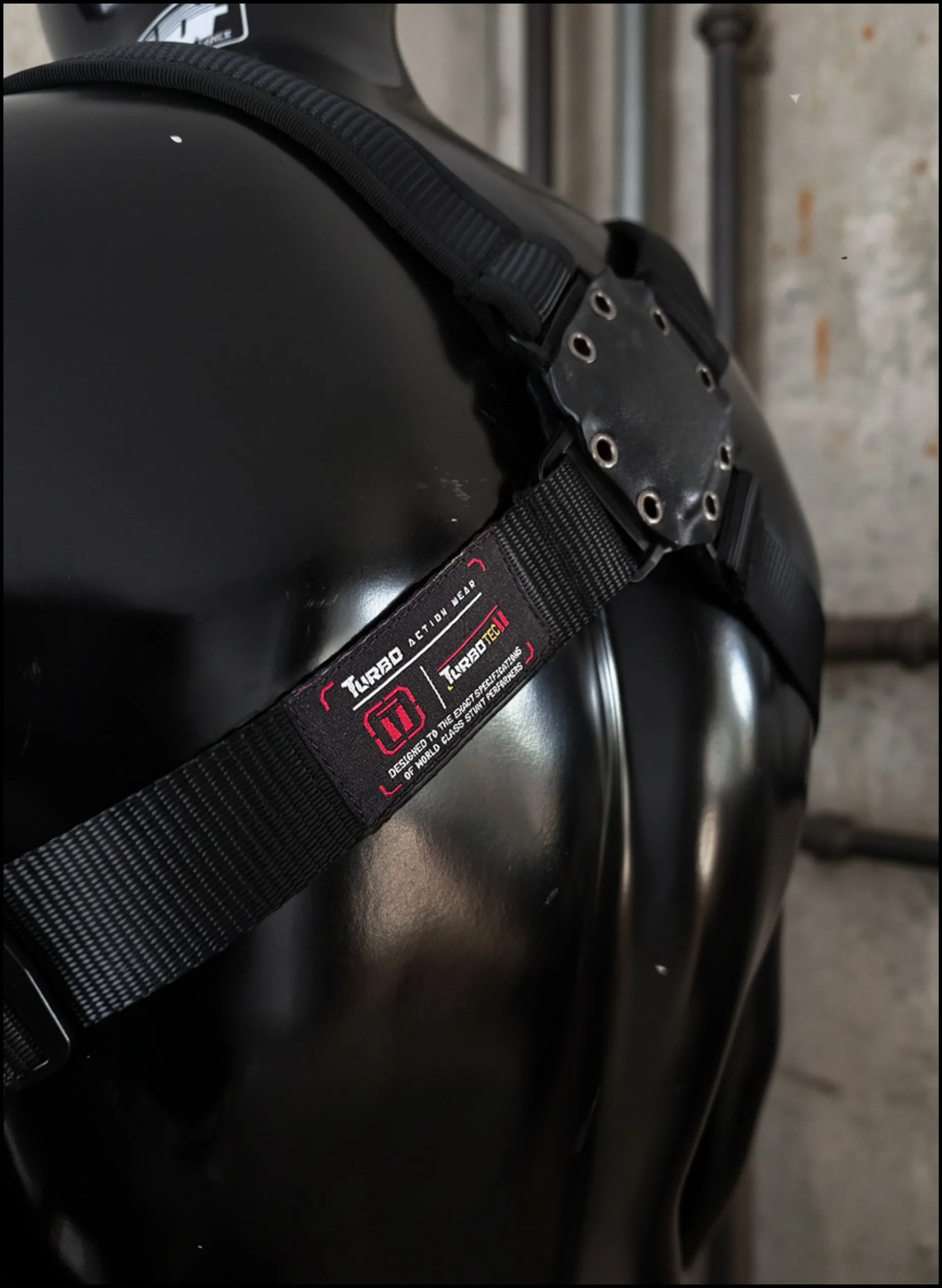 Ninth Life Utility Series harness, shoulder detail